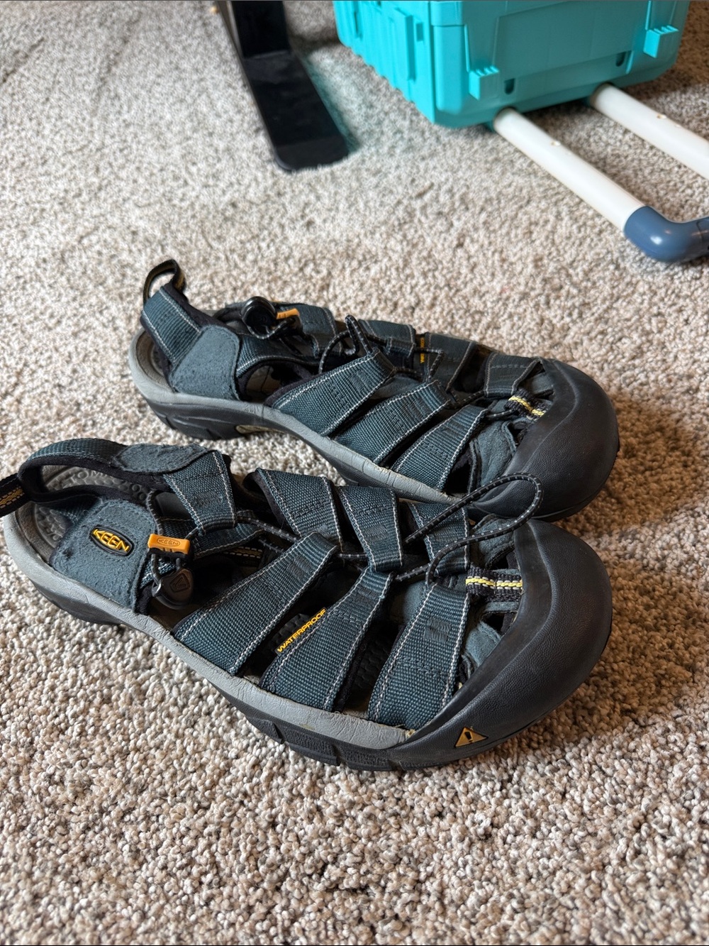 Men’s Keen Sandals sz 9.5